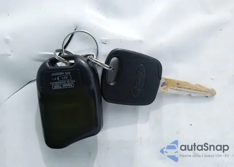 2000 Ford Mustang z USA, uszkodzony, nr VIN 1FAFP4444YF212988